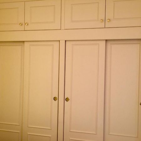 Cosy, Seaview Apartment, Close To Beach And Bars -Edificio Rhin كامبوامور المظهر الخارجي الصورة
