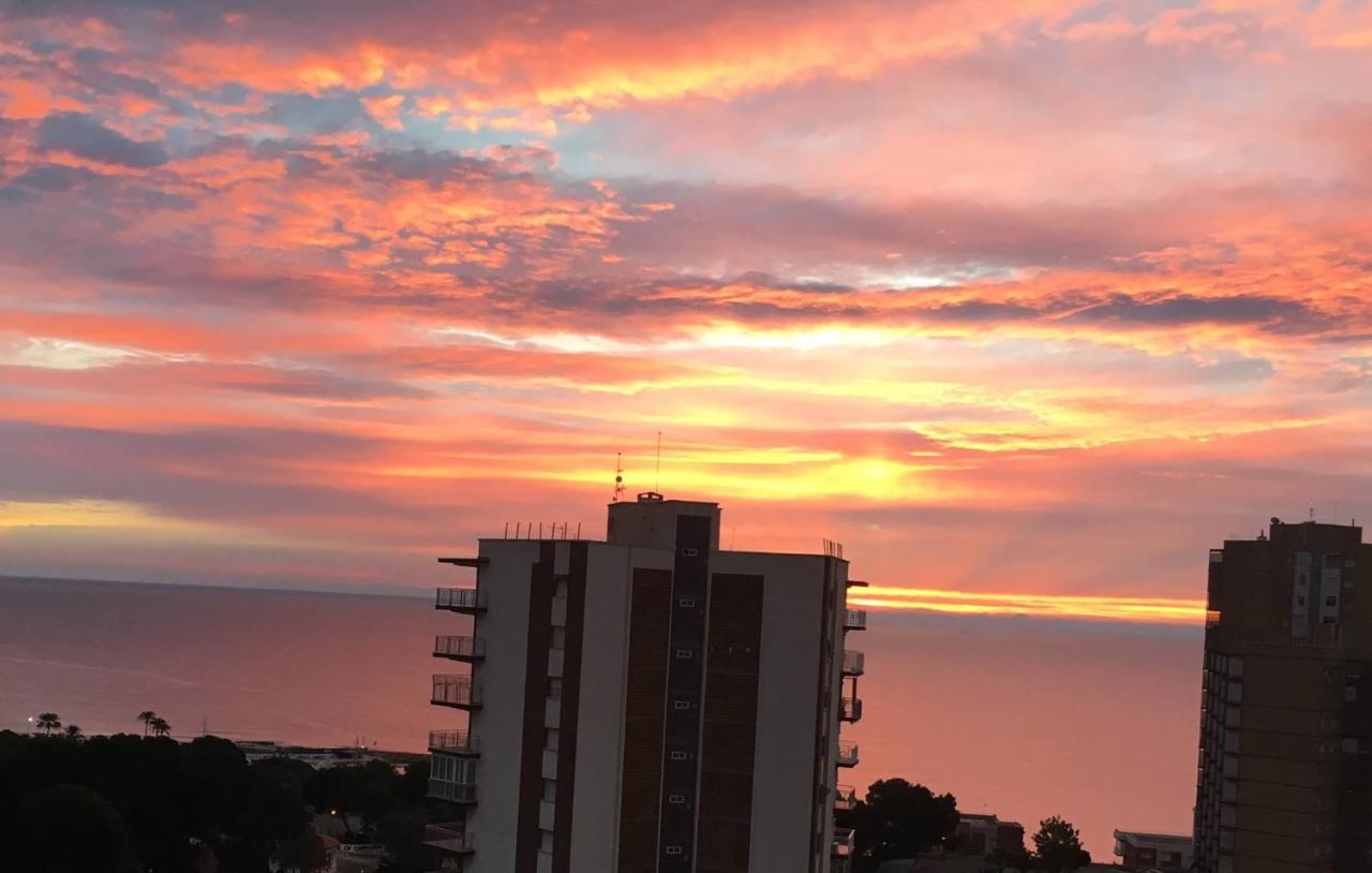 Cosy, Seaview Apartment, Close To Beach And Bars -Edificio Rhin كامبوامور المظهر الخارجي الصورة