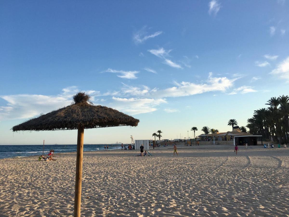 Cosy, Seaview Apartment, Close To Beach And Bars -Edificio Rhin كامبوامور المظهر الخارجي الصورة