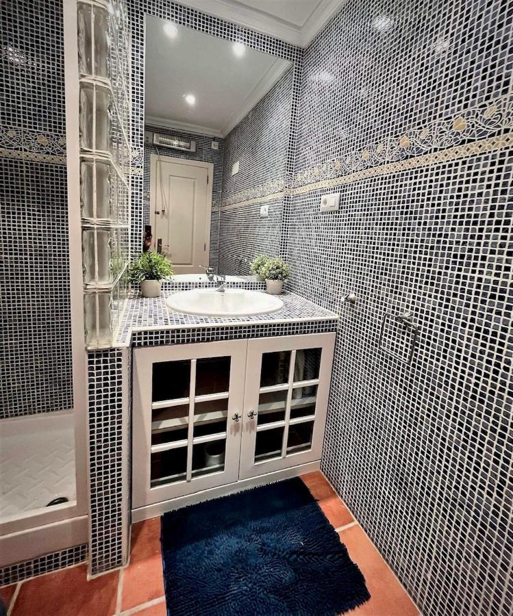 Cosy, Seaview Apartment, Close To Beach And Bars -Edificio Rhin كامبوامور المظهر الخارجي الصورة
