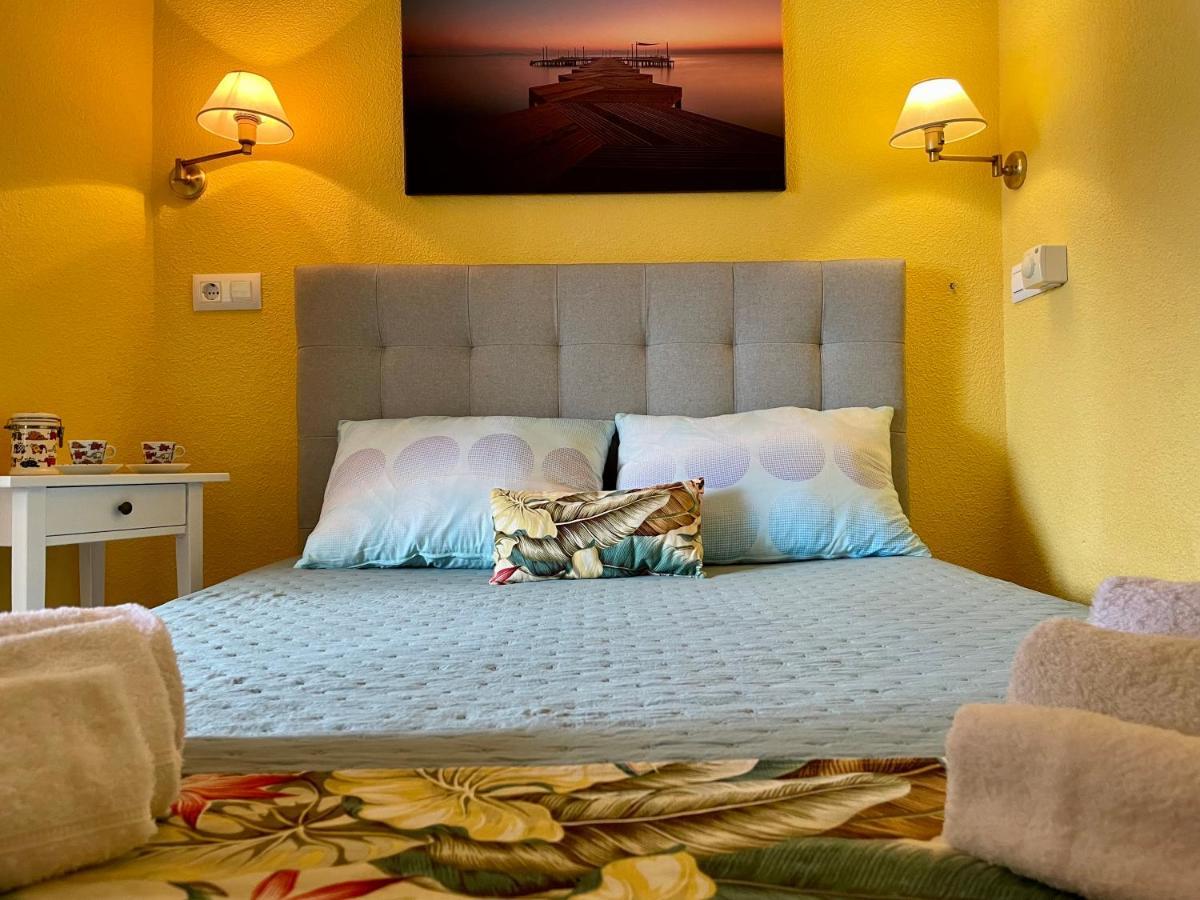 Cosy, Seaview Apartment, Close To Beach And Bars -Edificio Rhin كامبوامور المظهر الخارجي الصورة