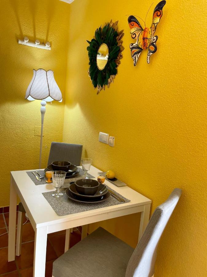Cosy, Seaview Apartment, Close To Beach And Bars -Edificio Rhin كامبوامور المظهر الخارجي الصورة