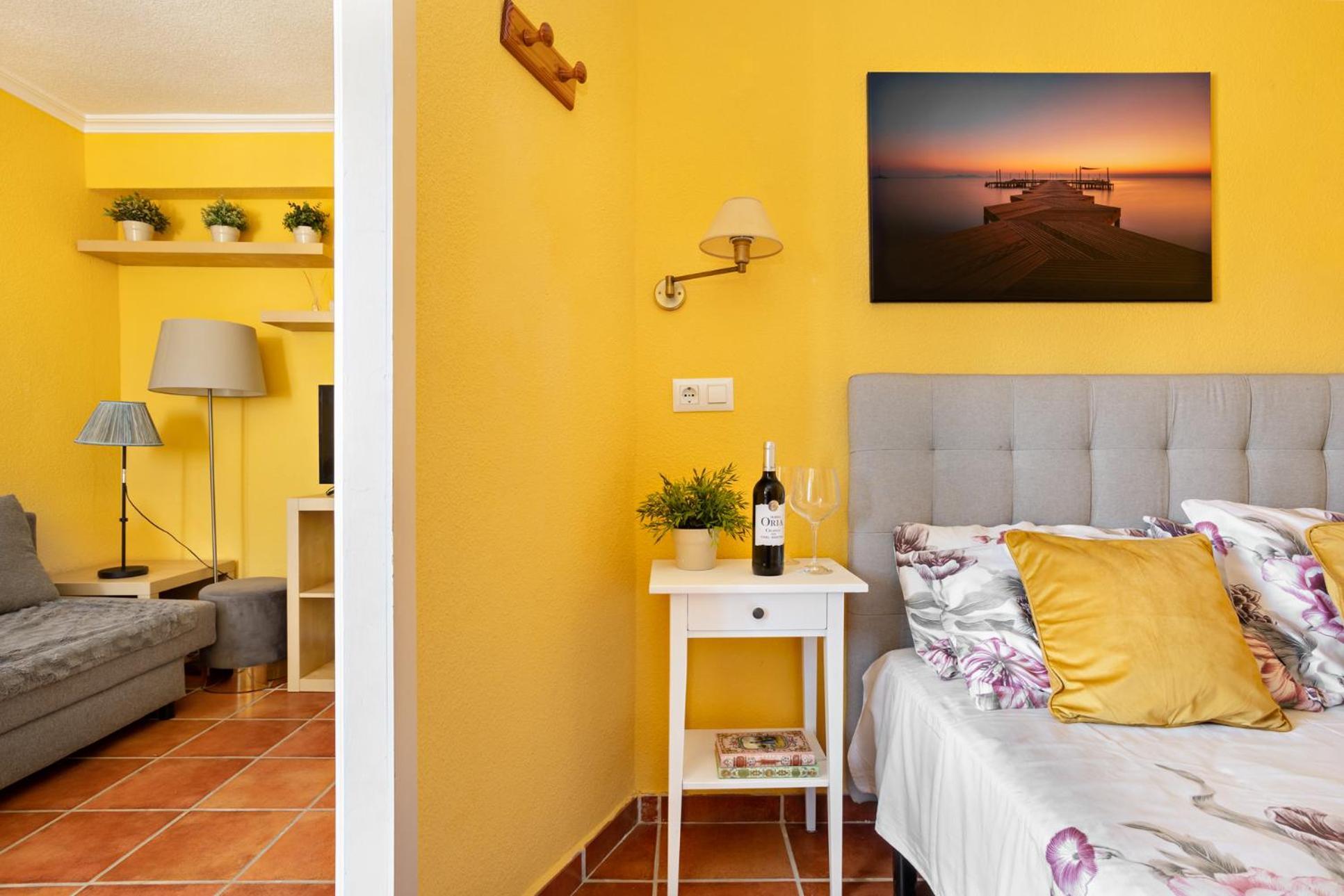 Cosy, Seaview Apartment, Close To Beach And Bars -Edificio Rhin كامبوامور المظهر الخارجي الصورة