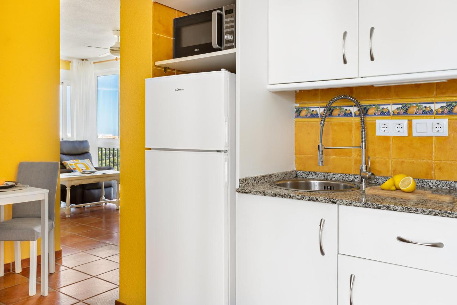 Cosy, Seaview Apartment, Close To Beach And Bars -Edificio Rhin كامبوامور المظهر الخارجي الصورة